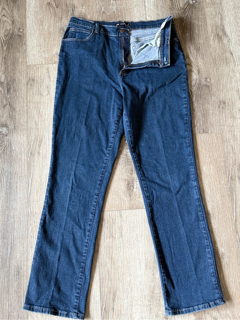 LEE RELAXED FIT Women’s Medium Blue Jeans - Size 12
